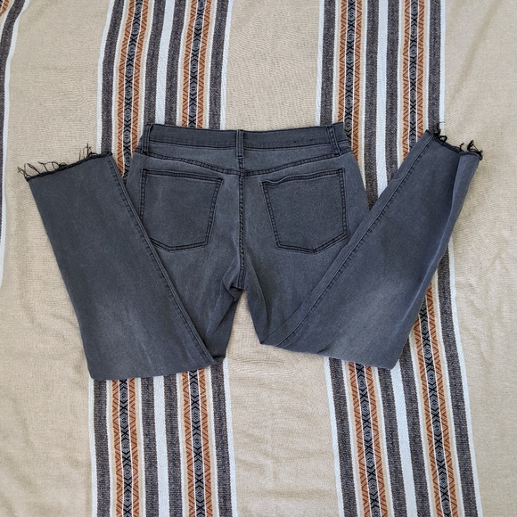 Gap Gray Crop Jeans with Fringe Hem - Picture 4 of 8